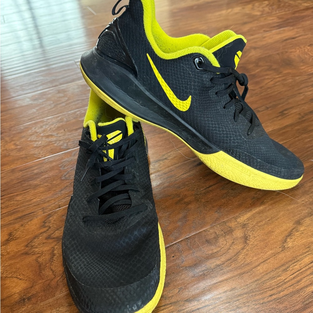 Nike Kobe Men's Athletic Shoes in Black and Yellow